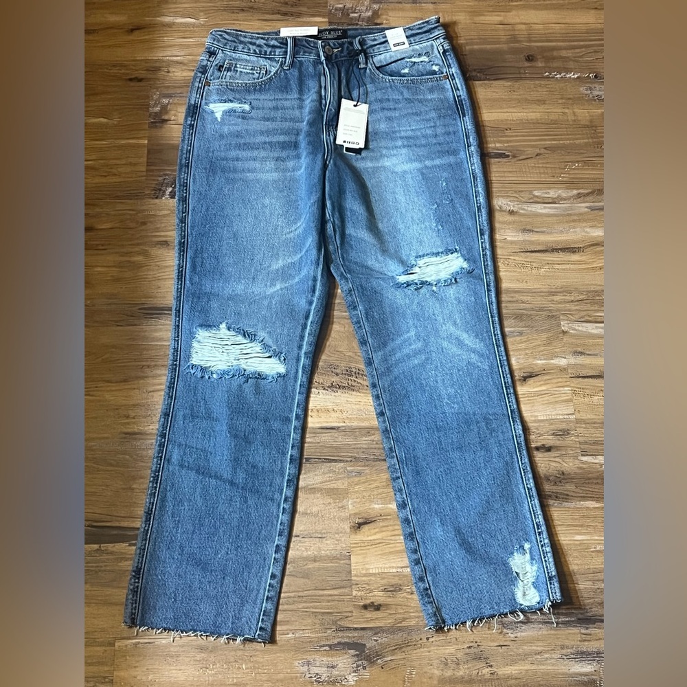 Judy Blue 
Rigid front!!